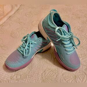 K- Swiss Women's Hypercourt Supreme Tennis Shoe. Size 7. Make me an offer.